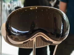 Apple Vision Pro mohou mít levnější verzi