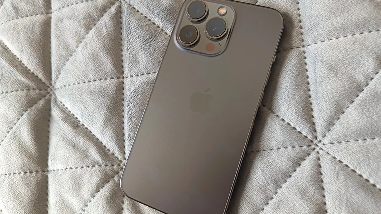 Zda je iPhone pravý nebo padělaný, můžete poznat různými způsoby iPhone 13 Pro