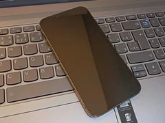 iPhone, černá obrazovka