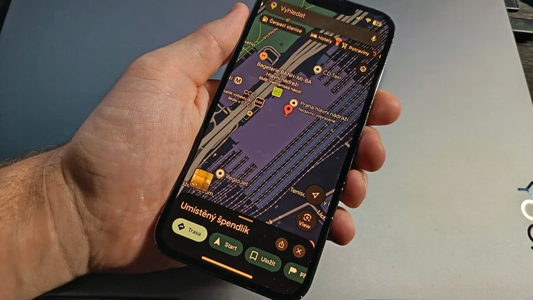 Navigace přes GPS se může někdy plést, ale lze to spravit Mapy Google na telefonu
