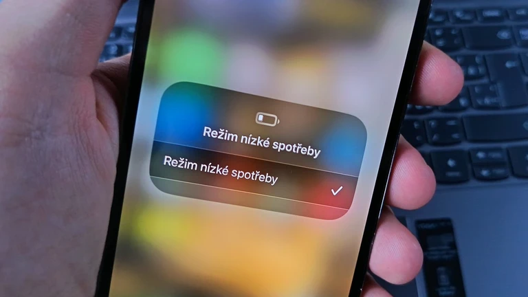 Režim nízké spotřeby na iPhonu