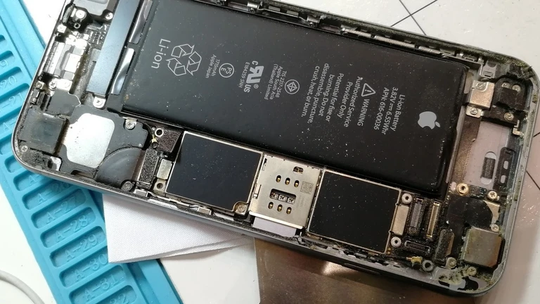 Oprava iPhonu v servisu