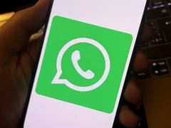 WhatsApp na mobilním telefonu