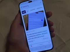 Modré světlo z telefonu spánku skoro nebrání