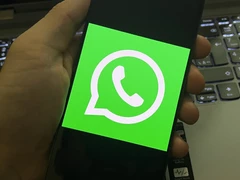 WhatsApp na mobilním telefonu