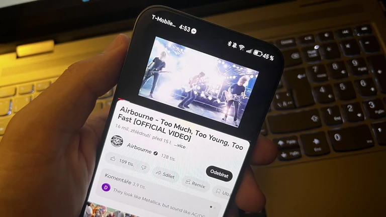 YouTube lze na telefonu přehrávat na pozadí i bez Premium YouTube lze na telefonu přehrávat na pozadí i bez Premium