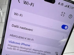 Na telefonu raději nechávejte zapnutou Wi-Fi, výrazně to šetří baterii. Na veřejnosti to ale nedělejte Wi-Fi na telefonu s OS Android