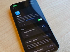 Naléhavé varování pro miliardy mobilních telefonů. Nepoužívejte veřejnou Wi-Fi, snadno vás připraví o peníze Wi-Fi připojení na telefonu