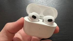 Nejstarší produkty, které Apple stále prodává: zatímco některé vyřazuje napřesrok, třeba Magic Mouse si drží skoro 10 let