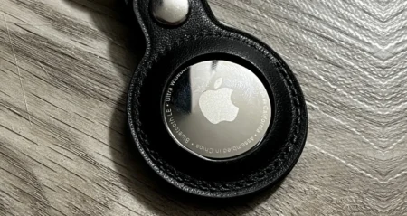 Matka trnula hrůzou a policie hledala dronem; 6leté dítě se nevrátilo z prvního školního dne, zachránil ho AirTag