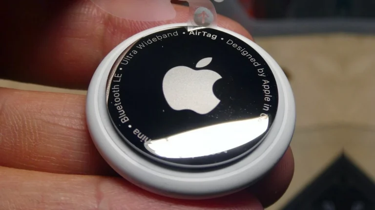 AirTag může sloužit i k nezákonnému sledování osob, tzv. stalkingu