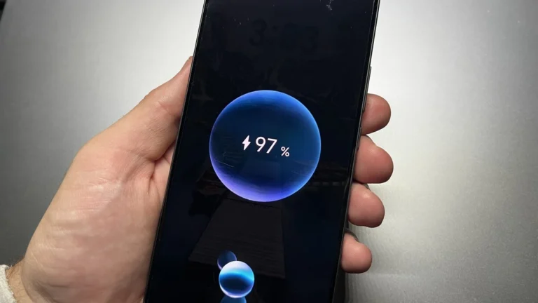 Android telefon na nabíječce