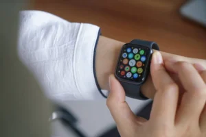 Policista zachráněn díky Apple Watch, byly přesnější než doktoři a jejich přístroje