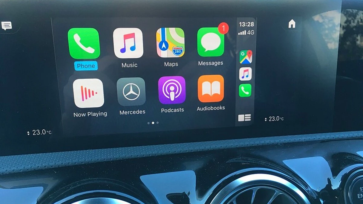 Apple CarPlay je pro 35 % kupujících u automobilu naprostá nezbytnost, hlavně když jde o ten se spalovacím motorem