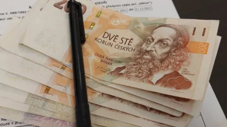 Vyhněte se zbytečným pokutám. Aktivujte si upozornění na rychlostní radary v reálném čase přímo v Mapách Google