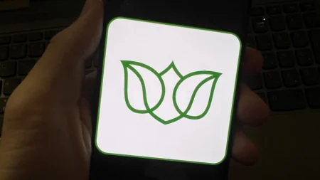 Češi skáčou na špek falešné ČSSZ, která jim slibuje vrácení peněz. S vidinou zisku, o kterém nikdy nevěděli, přichází o peníze z účtu