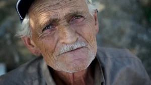 Podvod stál seniora 66 000 Kč – někdo se vydával za člena rodiny a tvrdil mu, že potřebuje akutně pomoct