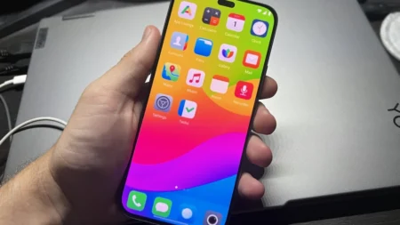 Koho štve OS Android, může si na vybrané telefony stáhnout ambiciózní operační systém /e/, který je zcela bez Googlu