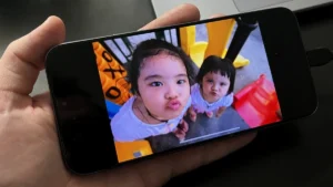 Řiďte se pravidlem zakladatele Facebooku, ví moc dobře, co (ne)dělá. Nikdy nesdílejte fotky svých dětí na sociálních sítích