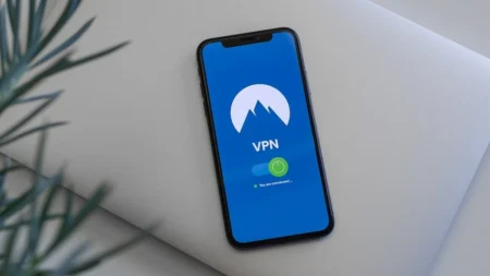 Tváří se jako aplikace pro VPN zdarma, která ochrání vaše soukromí. Ve skutečnosti ale vykrádá bankovní účet a vidí soukromé fotky