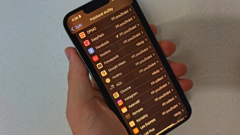 iPhone ukazuje, které aplikace vidí vaši polohu a kdy