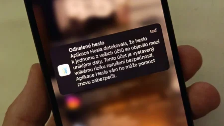 Geniální tip, jak zůstat v bezpečí: Apple vám ukáže, zda někdo odhalil vaše hesla. Stačí si to zkontrolovat