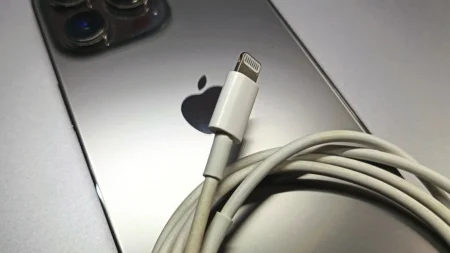 Lightning konektor Apple z donucení EU odepsal navždy. Další vlna zavádění USB-C následuje do roku 2026