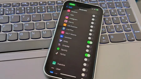 Chraňte své soukromí: V nastavení na iPhonu můžete okamžitě zastavit sledování Googlem, Facebookem i dalšími aplikacemi