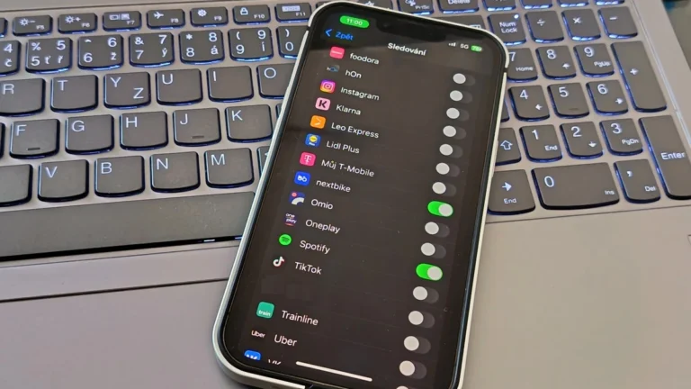 Aplikace, které na iPhonu sledují
