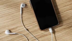 Některá kabelová lightning sluchátka se bez bluetooth nepřipojí. Ne, není to kravina. Pozor, co kupujete