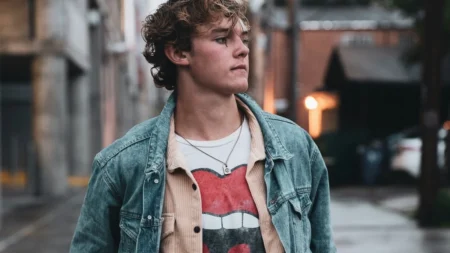 „Slíbili mi 5 000 Kč denně za 4 hodiny práce.“ Pracující student Matěj popsal, jak dal výpověď a přišel úplně o vše