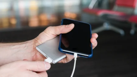 „Kupovala jsem powerbanku za 200 Kč, ale z účtu mi zmizelo 16 300 Kč,“ zuří Nikola před Vánoci