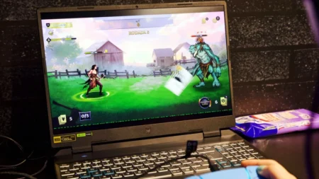 Kamarád stahoval hru z pofiderního obchodu, aby ušetřil – ale stálo ho to 10 000 Kč. Měl extrémní štěstí, že mu je banka vrátila