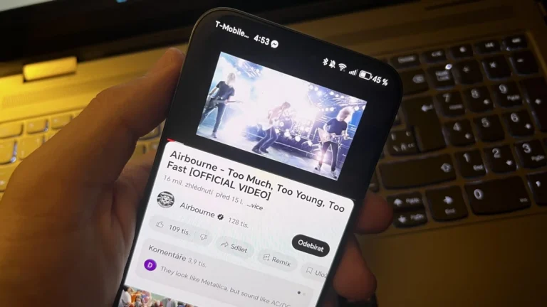 YouTube lze na telefonu přehrávat na pozadí i bez Premium