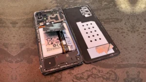 2 roky užívání a Samsung Galaxy se rozlomil na dvě části, posteskl si ruský miliardář a tvůrce Telegramu