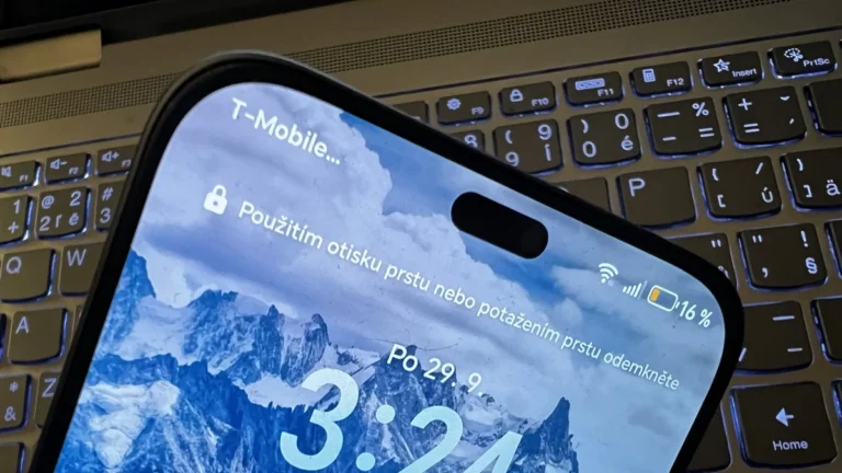 Senzor světla telefonu