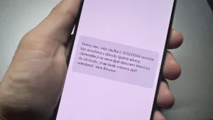 Podvodníci jsou opravdu hloupí: Zásilka prý nemůže být doručena, ale informují o tom jménem známé burzy