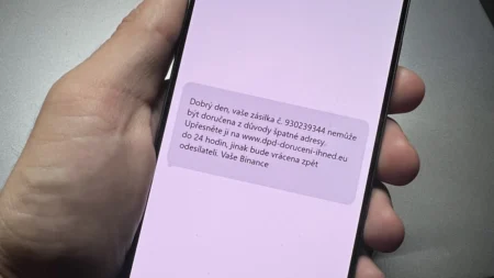 Podvodníci jsou opravdu hloupí: Zásilka prý nemůže být doručena, ale informují o tom jménem známé burzy