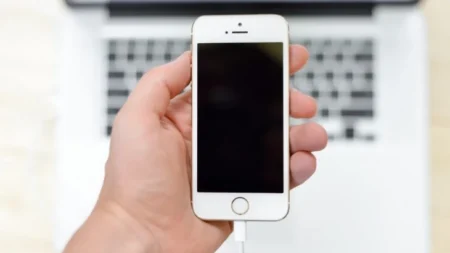 Aktualizace iPhone (iOS) přes data, Wi-Fi nebo iTunes