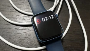 Největší slabina Apple Watch má řešení, i když jenom na 50 %. Výdrž baterie můžete zásadně prodloužit