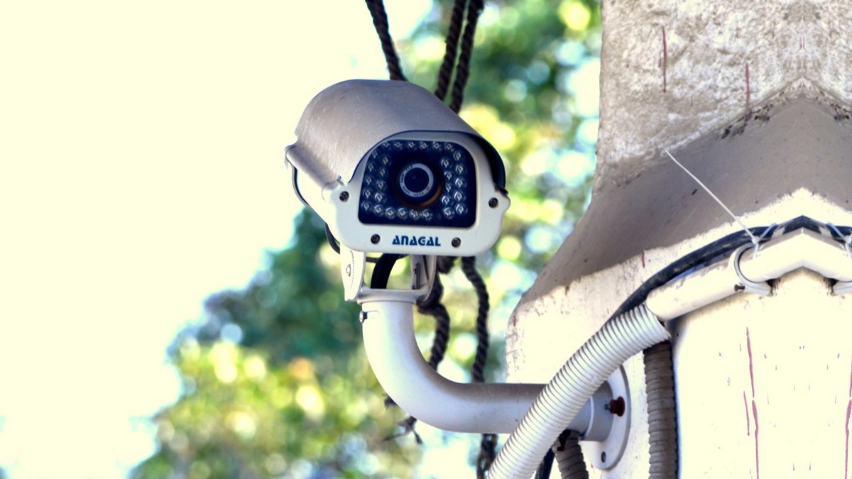 Zbloudilé emise: neotřelou metodou lze ukrást obraz z bezpečnostní kamery i bez „hacknutí“ a zrekonstruovat ho