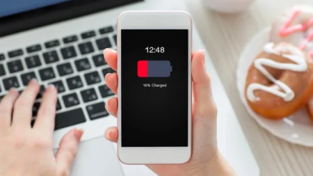 Už žádné rychlé vybíjení po 500 cyklech. Zlaté desatero návyků zajistí, aby baterie iPhonu vydržela déle