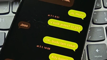 Mnozí uživatelé iPhonu to neví ani po několika letech. Některé zprávy jsou zelené a jiné modré, což má prostá důvod