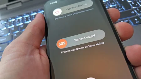 Každý iPhone má život zachraňující tlačítko, které zavolá pomoc do 5 vteřin v každé zemi, ať jste ve městě nebo v divočině