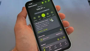 Češi opakovaně skáčou na špek falešnému „finančáku“. Stačí jediný telefonát o přeplatku na daních a jste „lehčí“ o 150 000 Kč