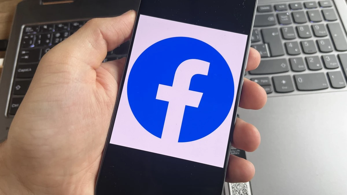 Každý jeden Čech, co používá Facebook, je v ohrožení. Šmejdi se neštítí okrást naprosto nikoho