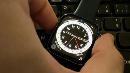 Apple Watch zachránily matku i její dítě. Odhalily u ní závažnou srdeční anomálii a zabránily infarktu