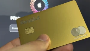 Zákeřný útok se šíří rychlostí světla. Krade údaje o platební kartě a heslo k Apple ID