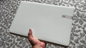 „Šikovný“ hacker přes virus zneužíval počítače lidí k těžbě kryptoměn a přišel si na 50 milionů korun. EU ho dopadla na Ukrajině