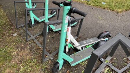 „Jen jsem si půjčila elektrokoloběžku a obrali mě o 6 700 korun,“ pláče Žaneta